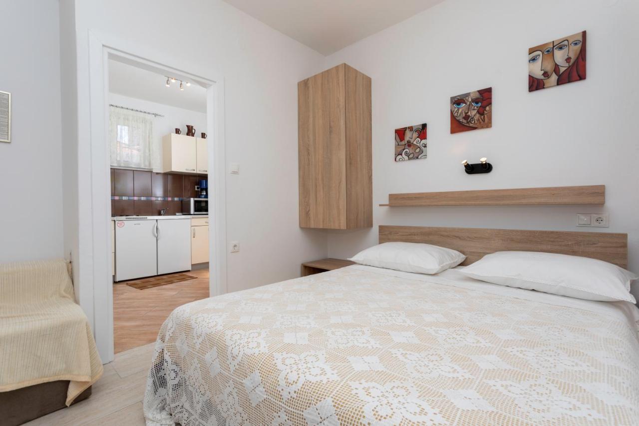 Apartments Hana Башка Экстерьер фото