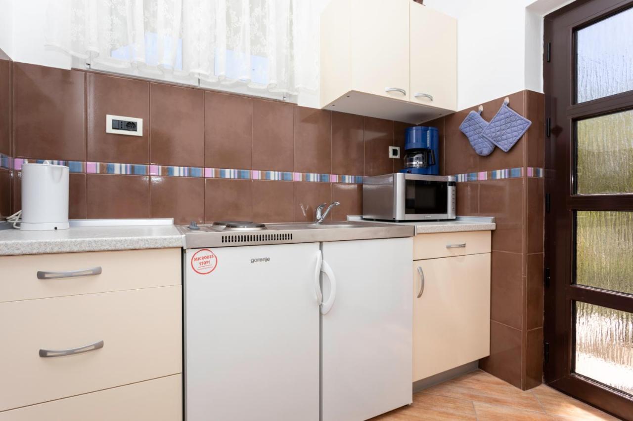 Apartments Hana Башка Экстерьер фото