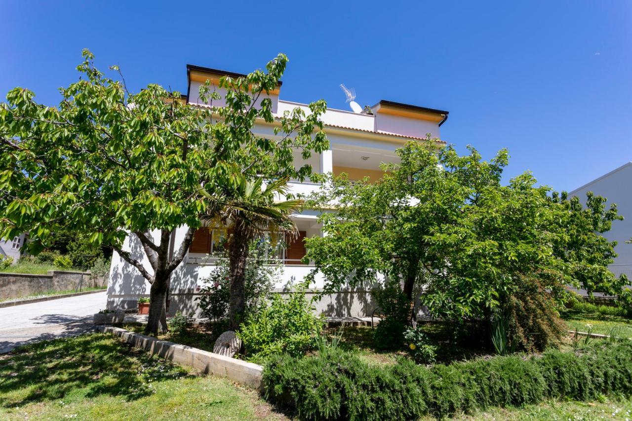 Apartments Hana Башка Экстерьер фото